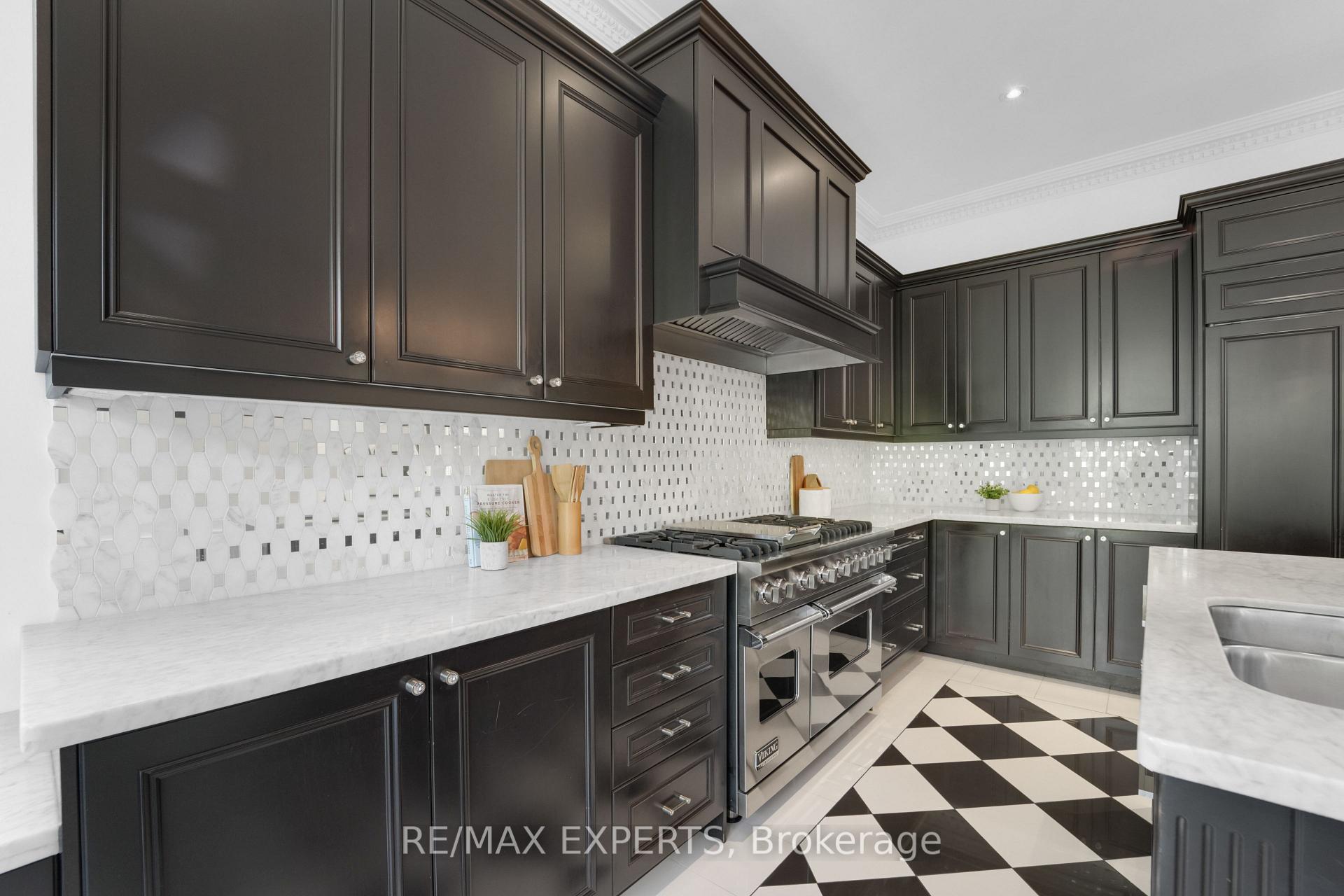 Photo 18 of 180 Orleans Circle, Vaughan, Vellore Village — HOMEH