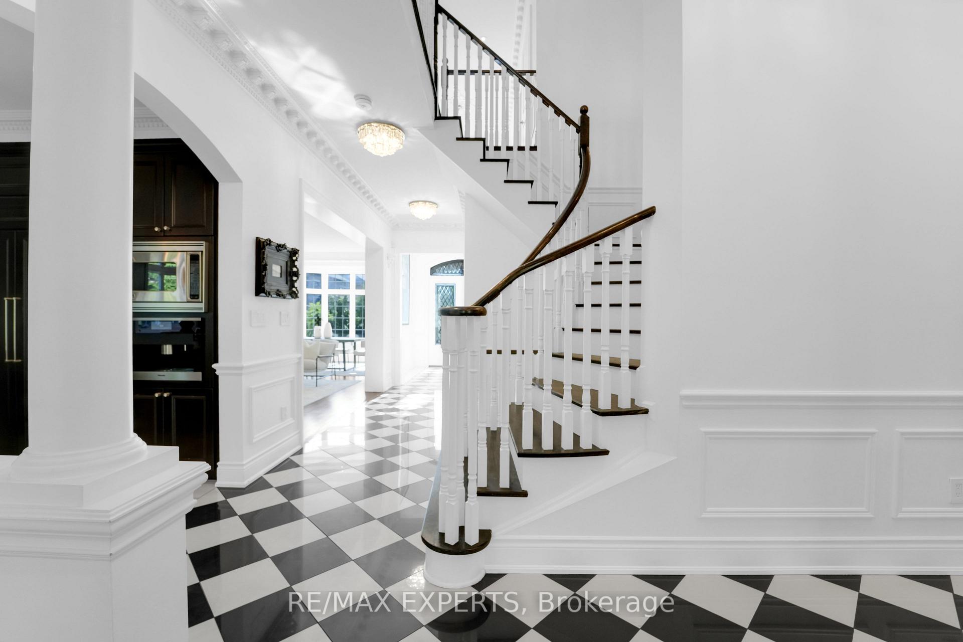 Photo 9 of 180 Orleans Circle, Vaughan, Vellore Village — HOMEH