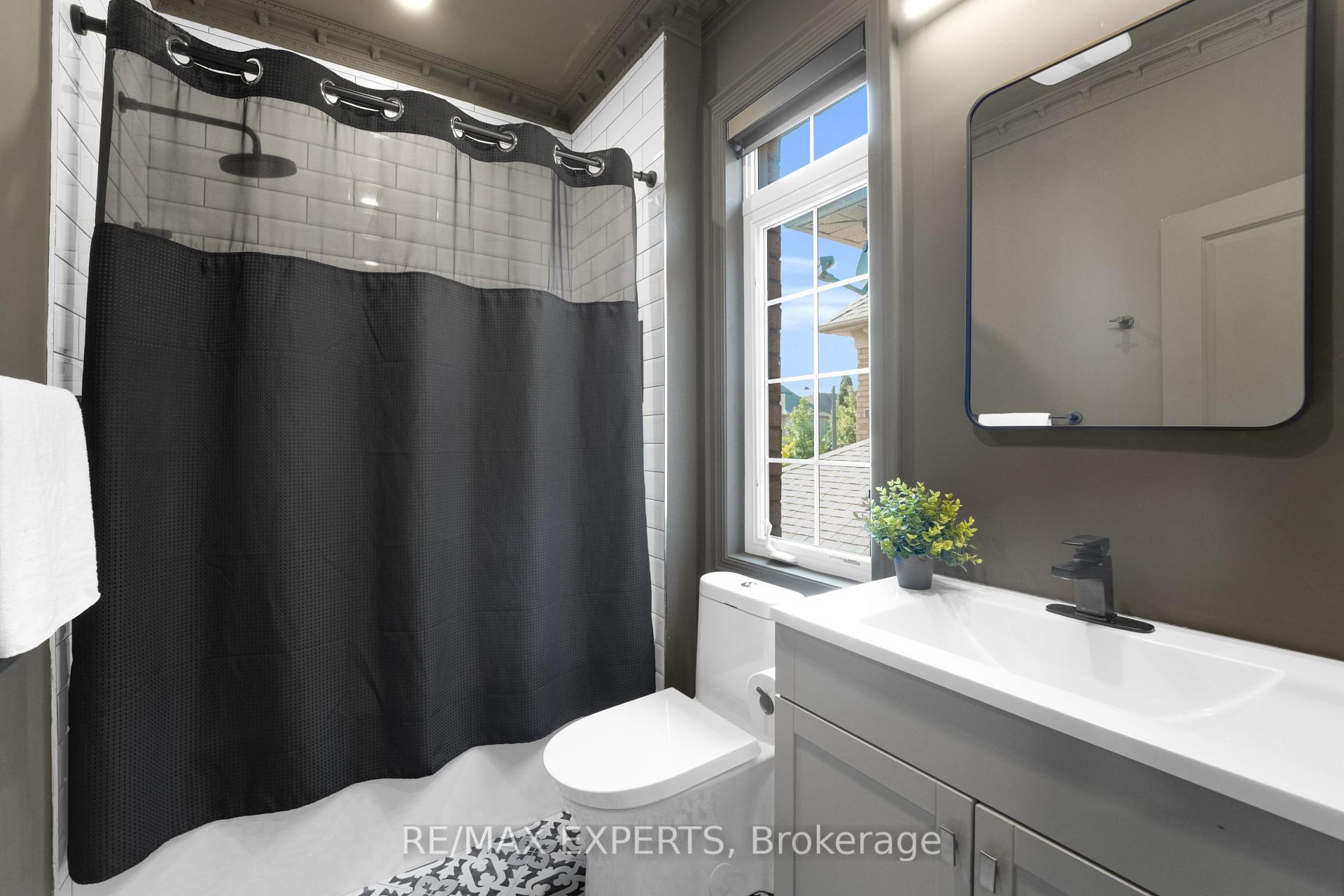 Photo 37 of 180 Orleans Circle, Vaughan, Vellore Village — HOMEH