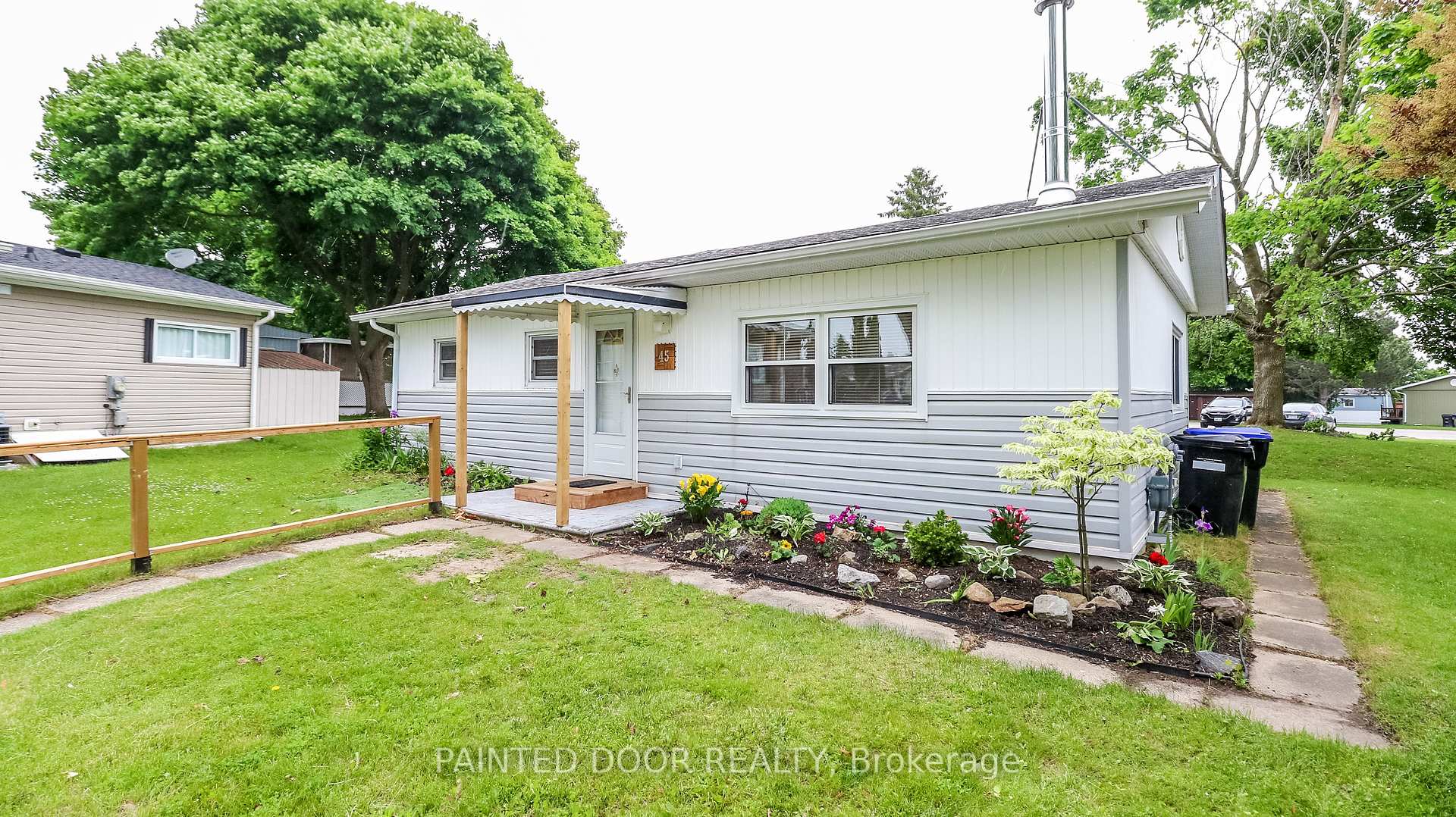 Photo 6 of 45 Hawthorne Drive, Innisfil, Rural Innisfil — HOMEH
