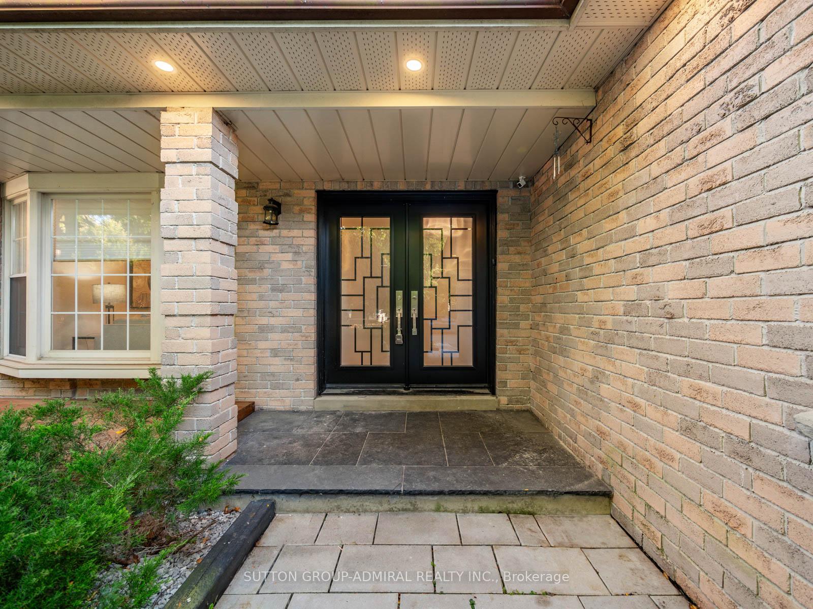 Photo 7 of 97 Golf Links Drive, Aurora, Aurora Highlands — HOMEH