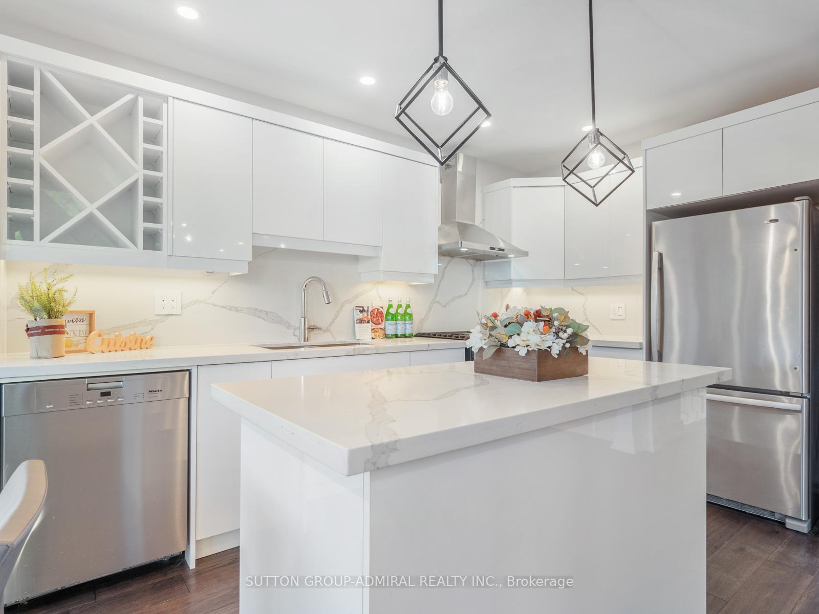 Photo 11 of 97 Golf Links Drive, Aurora, Aurora Highlands — HOMEH
