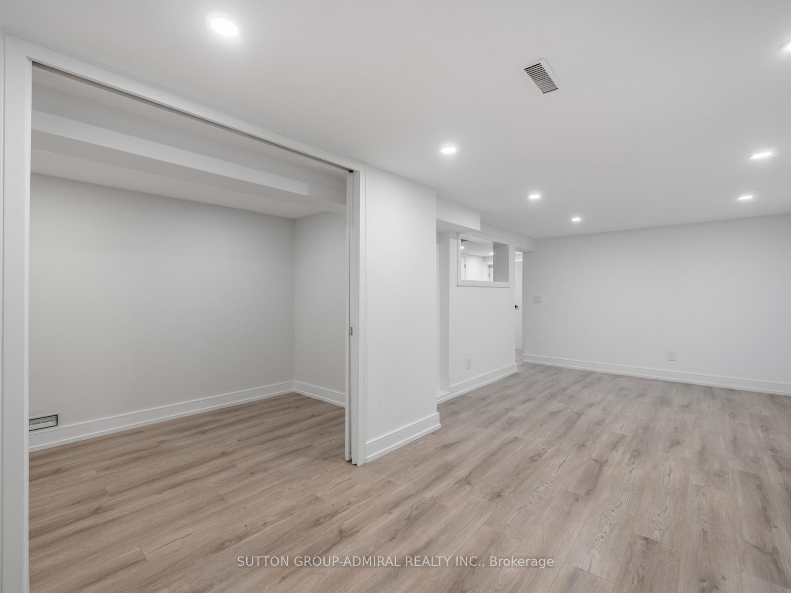 Photo 23 of 97 Golf Links Drive, Aurora, Aurora Highlands — HOMEH