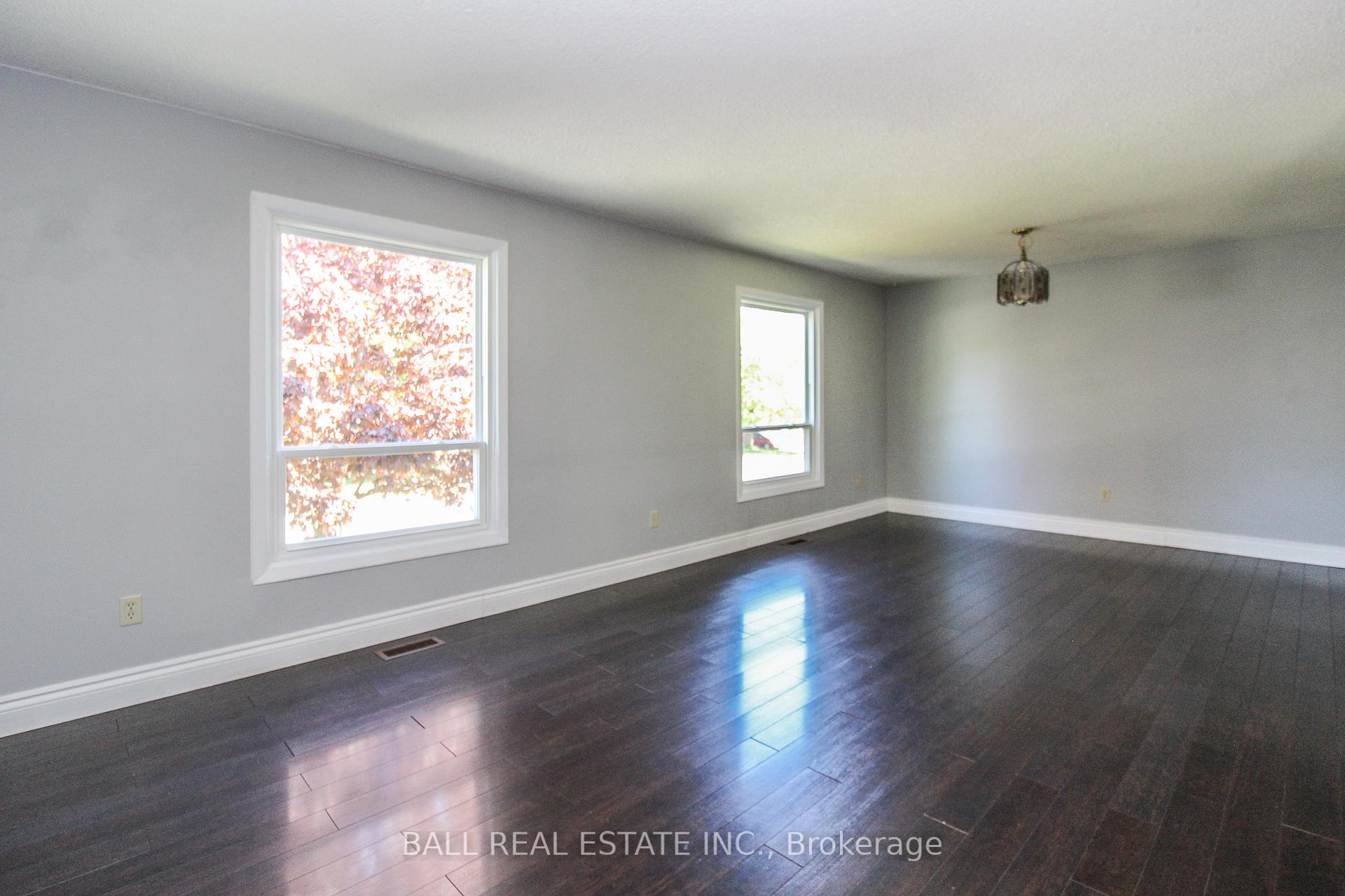 Photo 2 of 885 Stewart Drive, Peterborough, Ashburnham Ward 4 — HOMEH