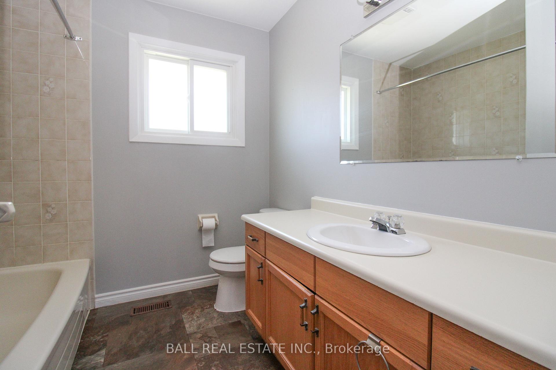 Photo 12 of 885 Stewart Drive, Peterborough, Ashburnham Ward 4 — HOMEH