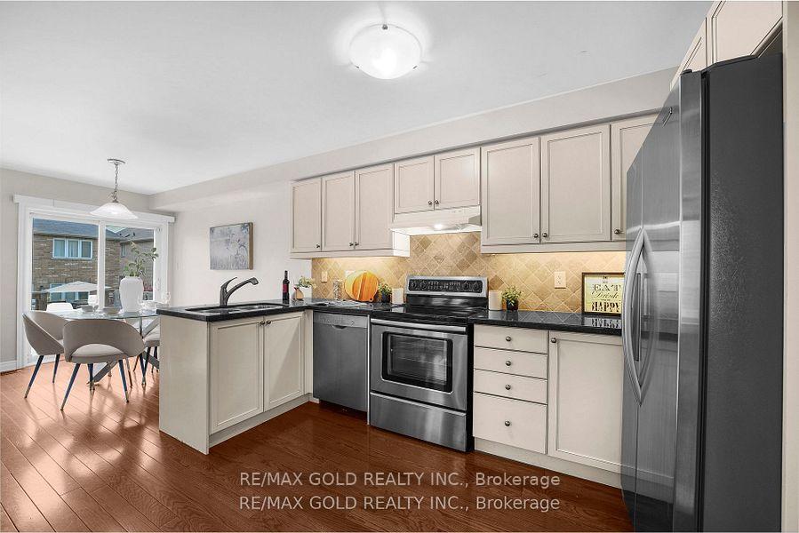 Photo 28 of 157 Black Maple Crescent, Vaughan, Patterson — HOMEH