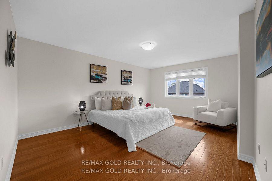 Photo 13 of 157 Black Maple Crescent, Vaughan, Patterson — HOMEH