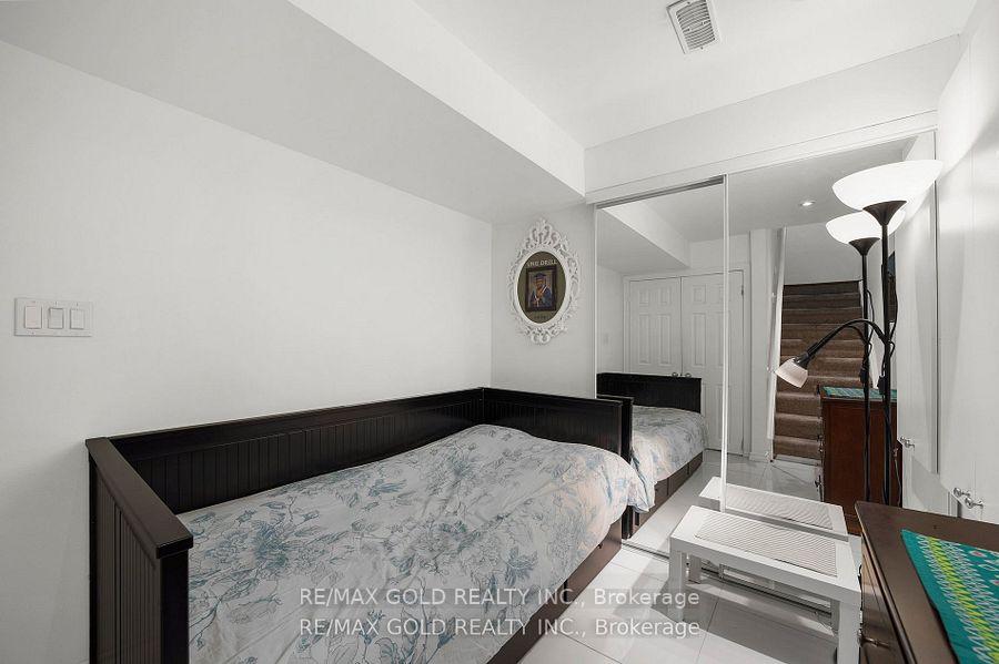 Photo 16 of 157 Black Maple Crescent, Vaughan, Patterson — HOMEH