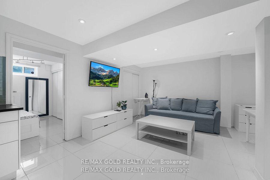 Photo 33 of 157 Black Maple Crescent, Vaughan, Patterson — HOMEH