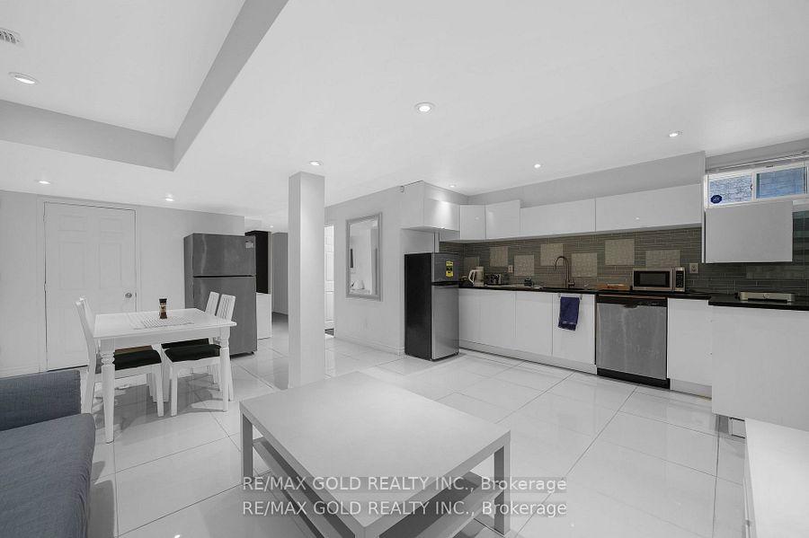 Photo 35 of 157 Black Maple Crescent, Vaughan, Patterson — HOMEH