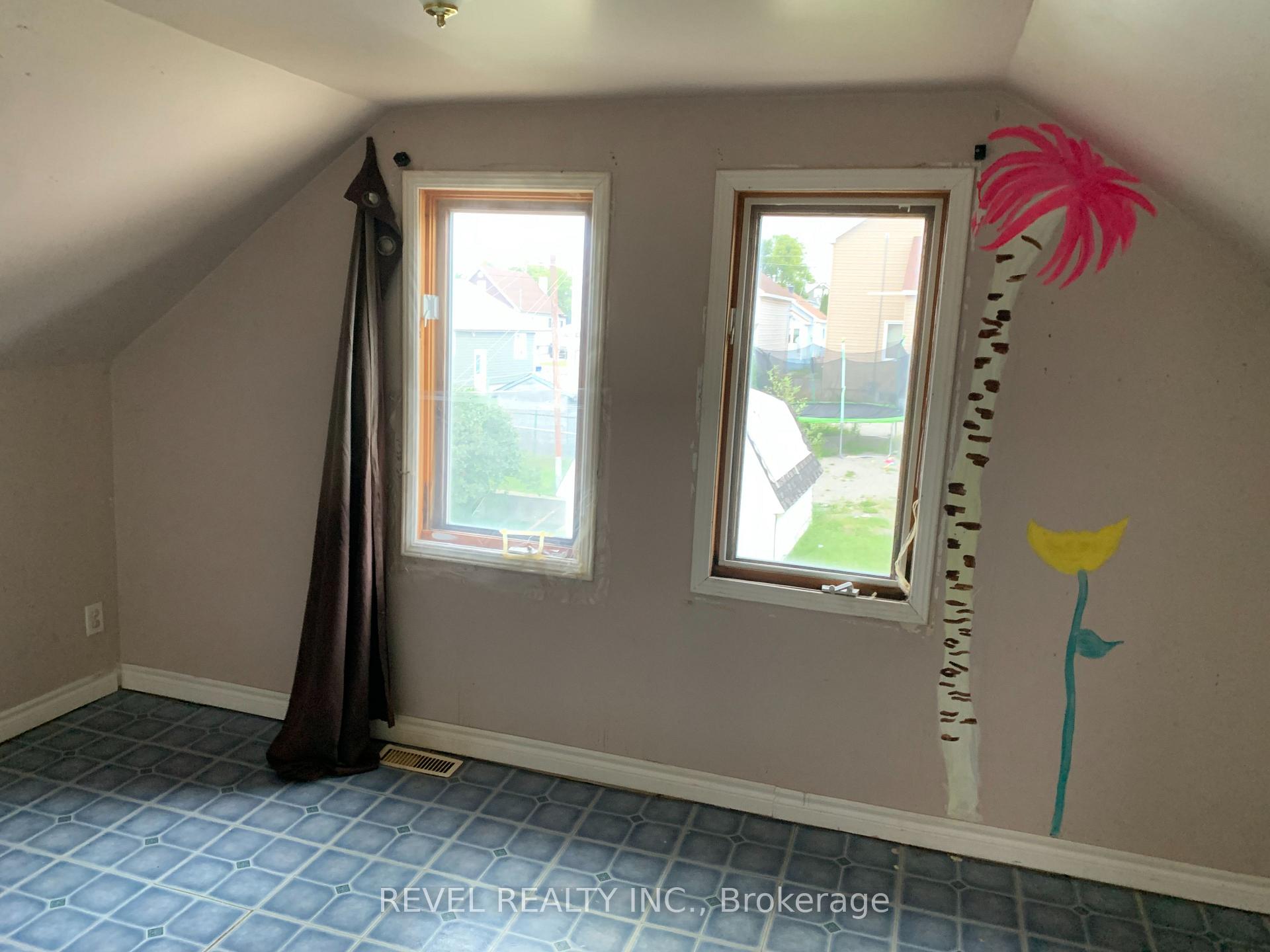 Photo 9 of 50 Columbus Avenue, Timmins, TS - SW — HOMEH