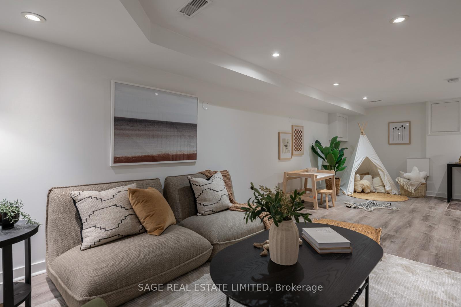 Photo 19 of 34 Muir Avenue, Toronto, Dufferin Grove — HOMEH