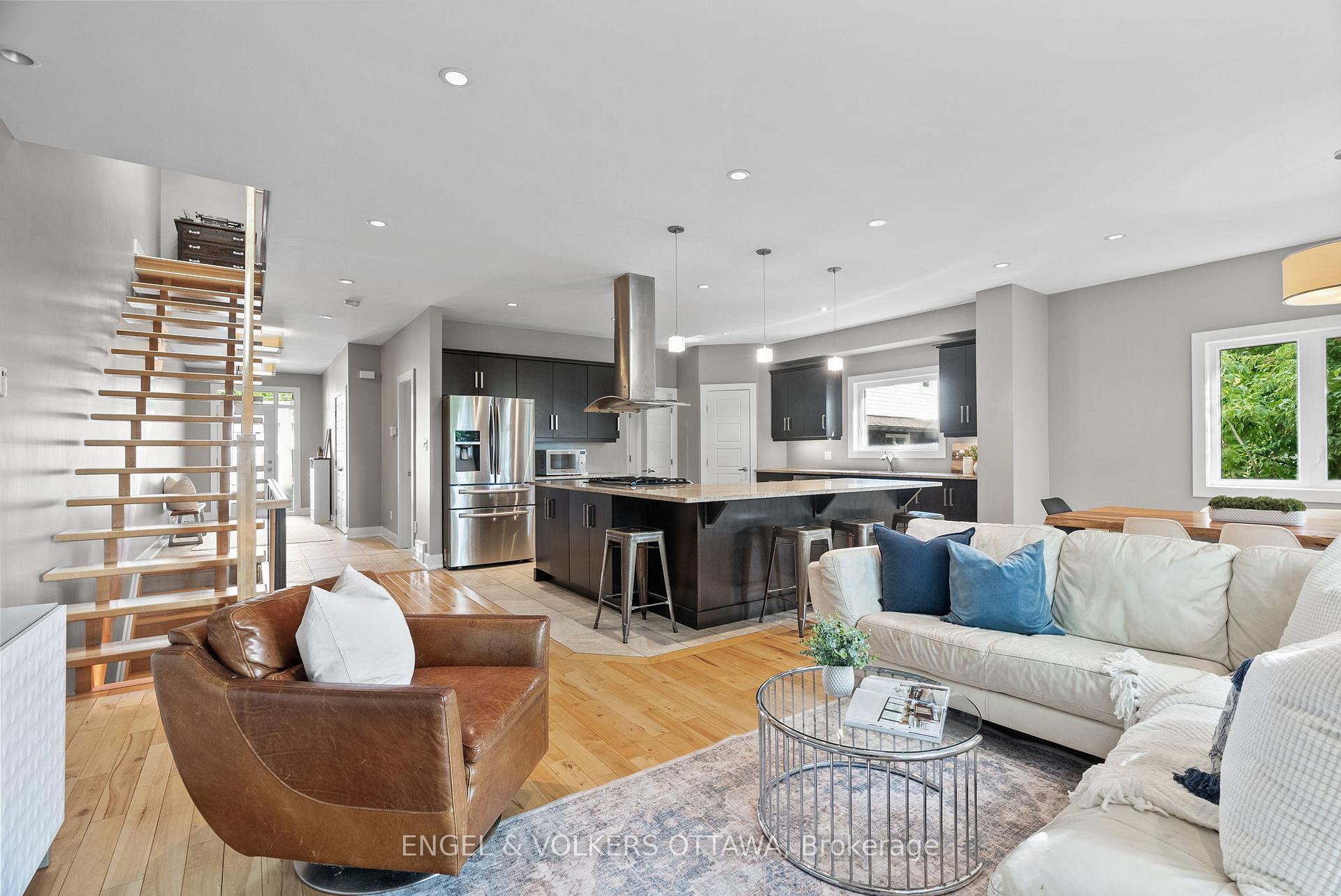 Photo 4 of 1103 Normandy Crescent, Ottawa, Borden Farm/Stewart Farm/Carleton Heights/Parkwood Hills — HOMEH