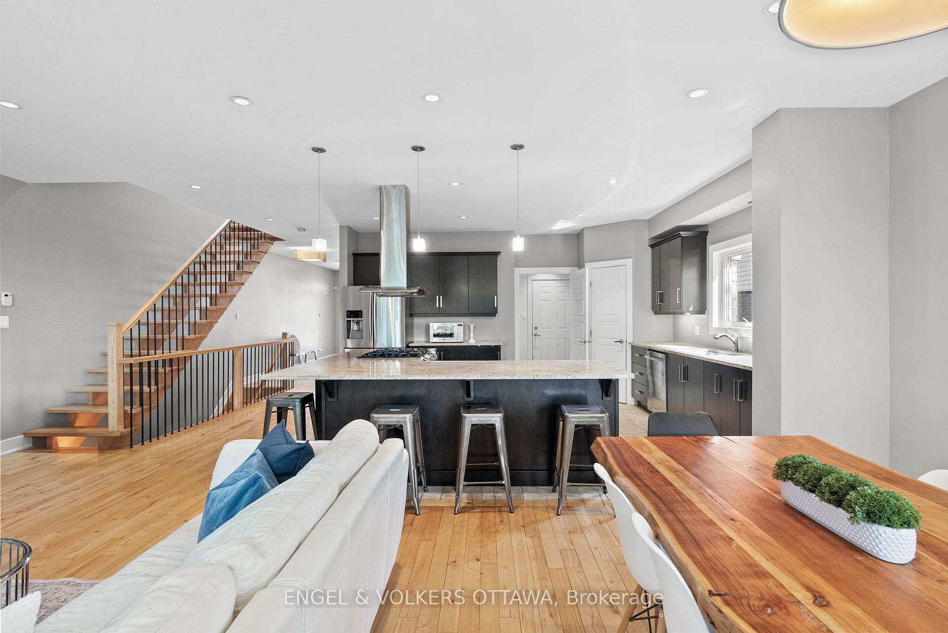 Photo 8 of 1103 Normandy Crescent, Ottawa, Borden Farm/Stewart Farm/Carleton Heights/Parkwood Hills — HOMEH