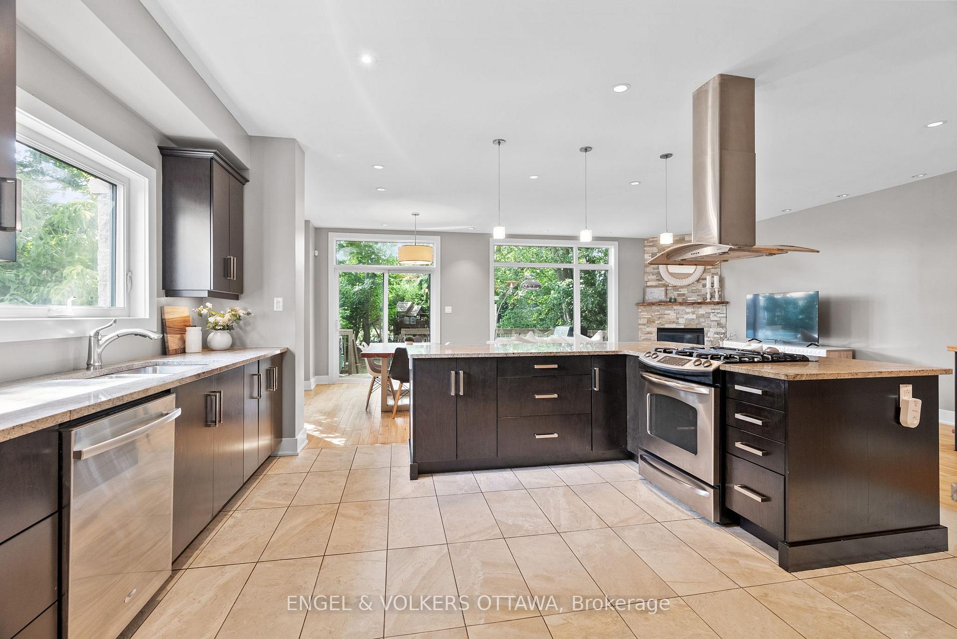 Photo 9 of 1103 Normandy Crescent, Ottawa, Borden Farm/Stewart Farm/Carleton Heights/Parkwood Hills — HOMEH