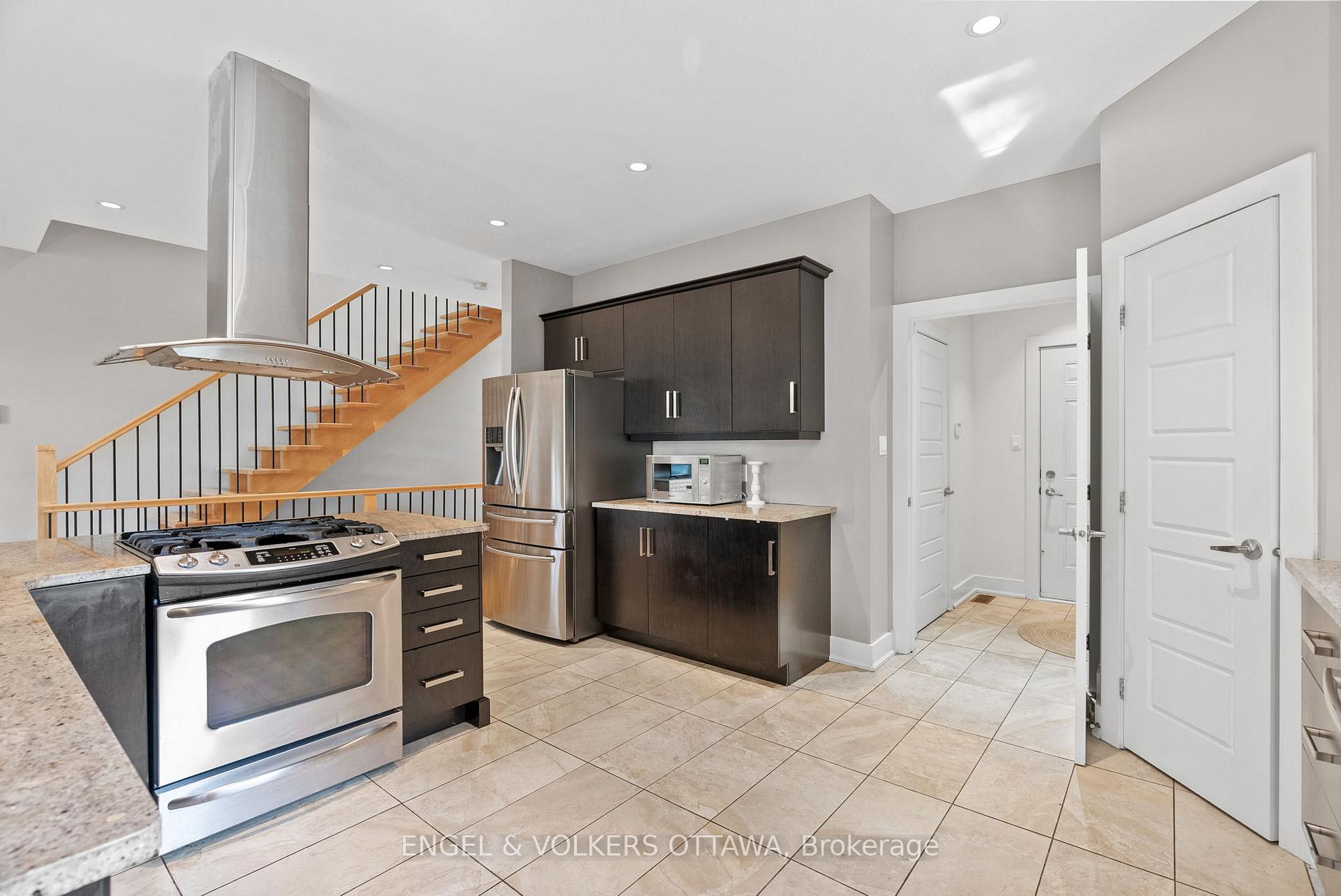 Photo 11 of 1103 Normandy Crescent, Ottawa, Borden Farm/Stewart Farm/Carleton Heights/Parkwood Hills — HOMEH