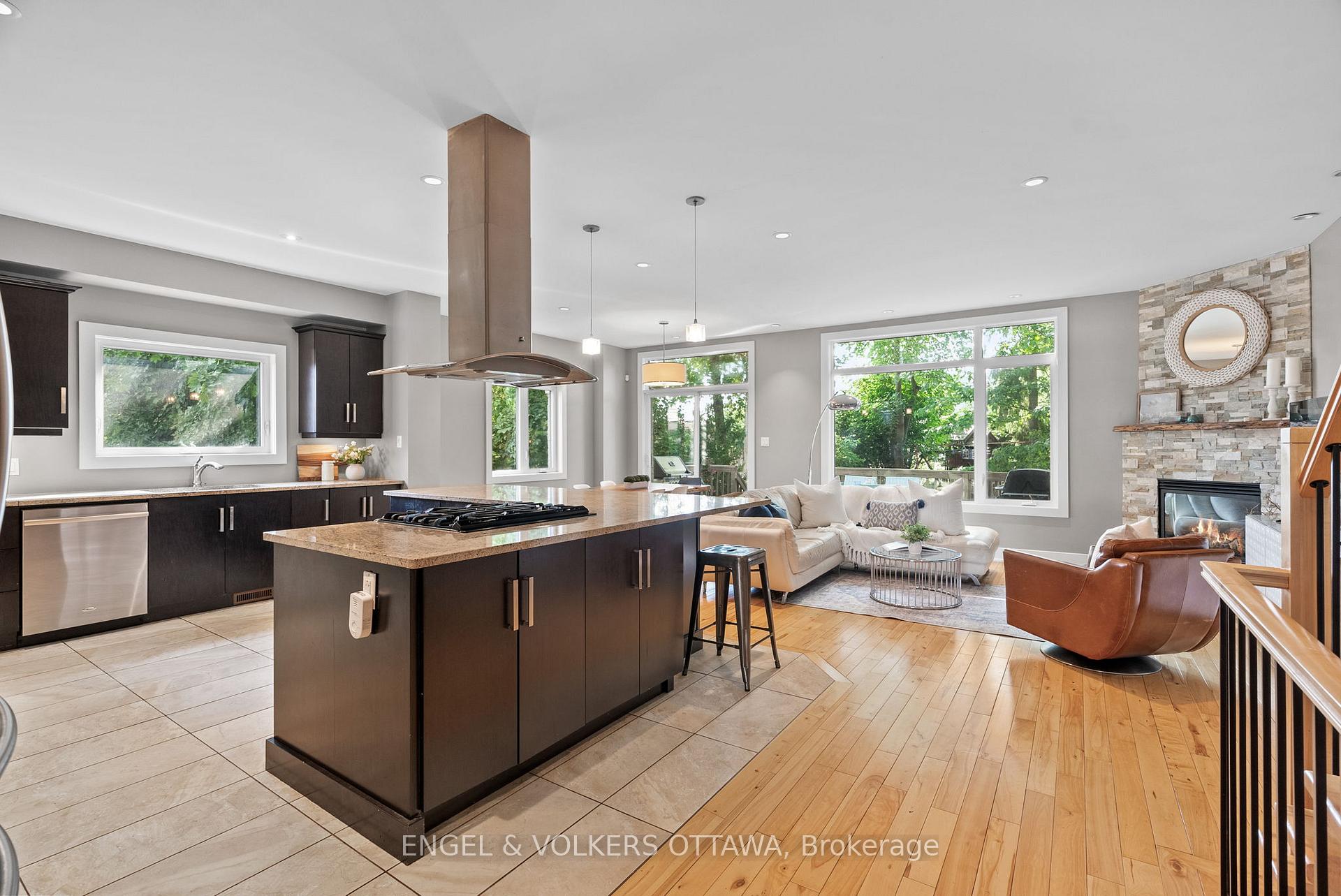 Photo 10 of 1103 Normandy Crescent, Ottawa, Borden Farm/Stewart Farm/Carleton Heights/Parkwood Hills — HOMEH