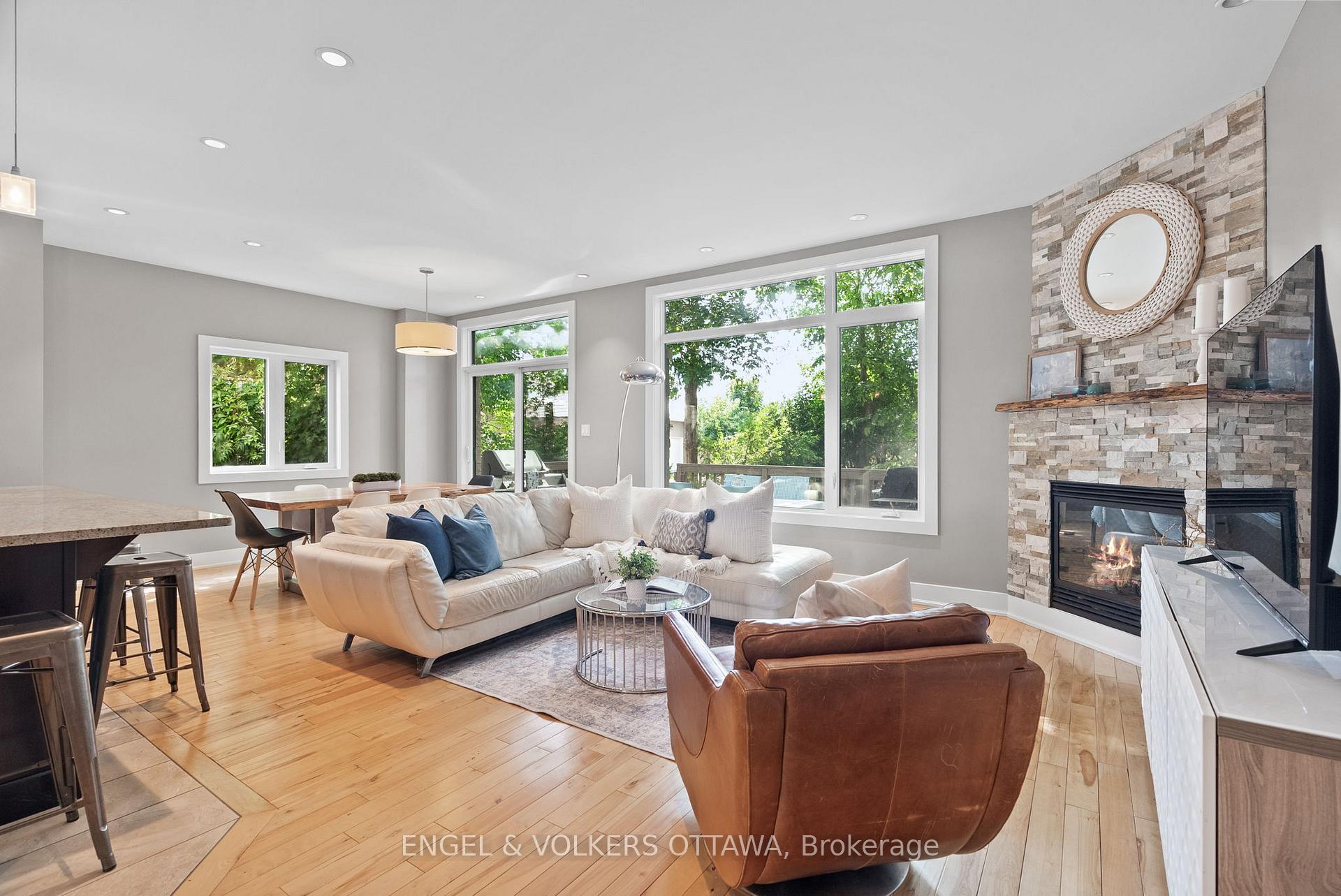 Photo 14 of 1103 Normandy Crescent, Ottawa, Borden Farm/Stewart Farm/Carleton Heights/Parkwood Hills — HOMEH