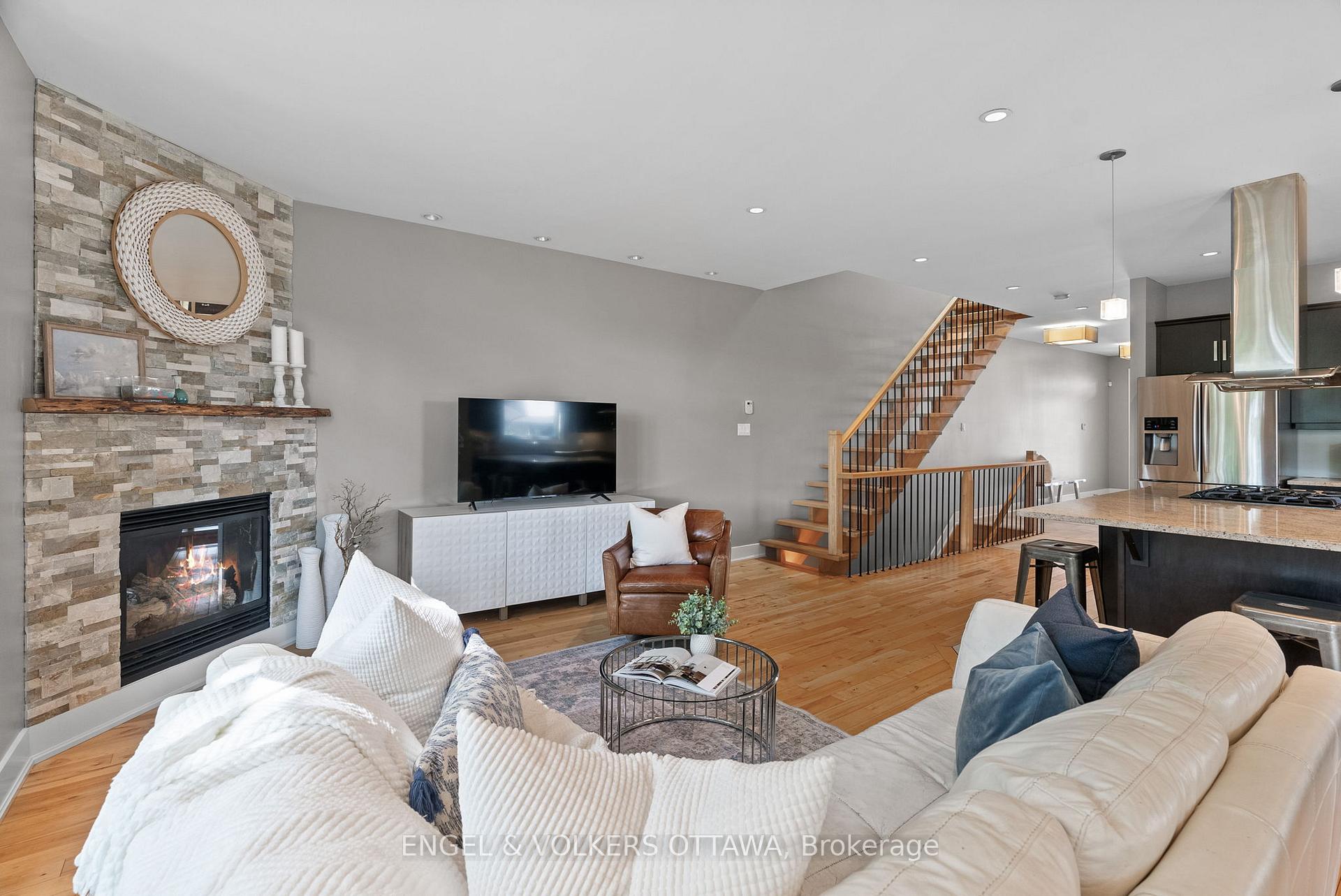 Photo 17 of 1103 Normandy Crescent, Ottawa, Borden Farm/Stewart Farm/Carleton Heights/Parkwood Hills — HOMEH