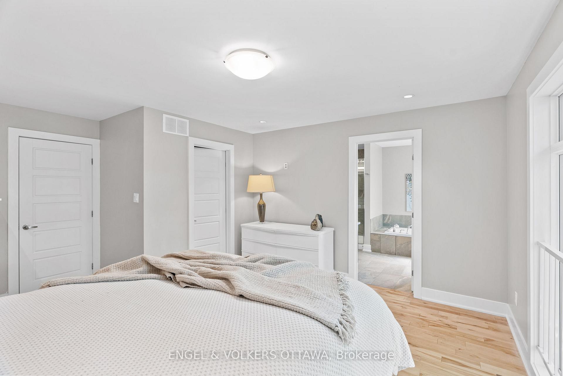 Photo 20 of 1103 Normandy Crescent, Ottawa, Borden Farm/Stewart Farm/Carleton Heights/Parkwood Hills — HOMEH