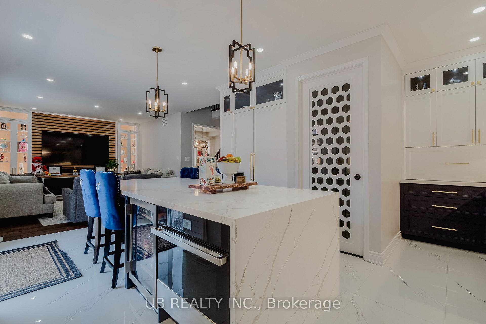 Photo 12 of 8 Menzies Street, Hamilton, Binbrook — HOMEH