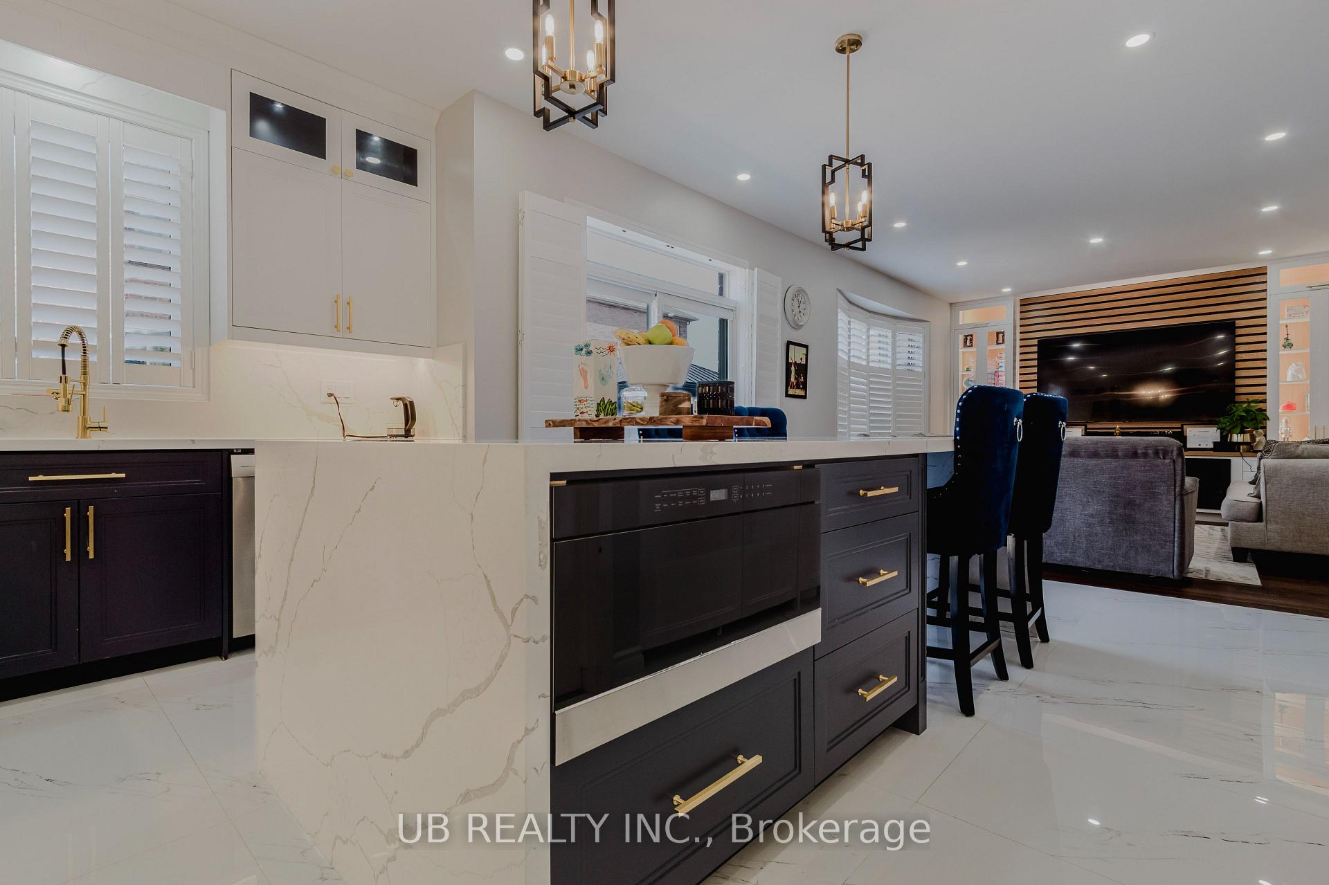 Photo 2 of 8 Menzies Street, Hamilton, Binbrook — HOMEH