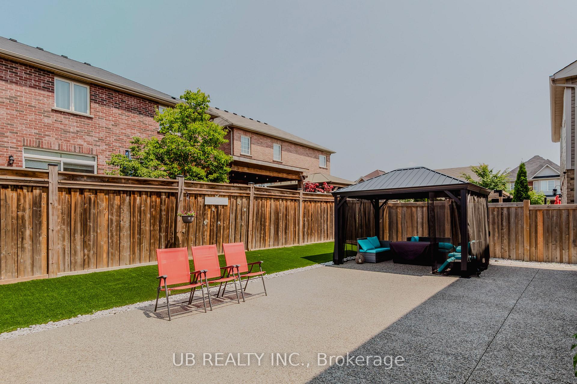 Photo 24 of 8 Menzies Street, Hamilton, Binbrook — HOMEH