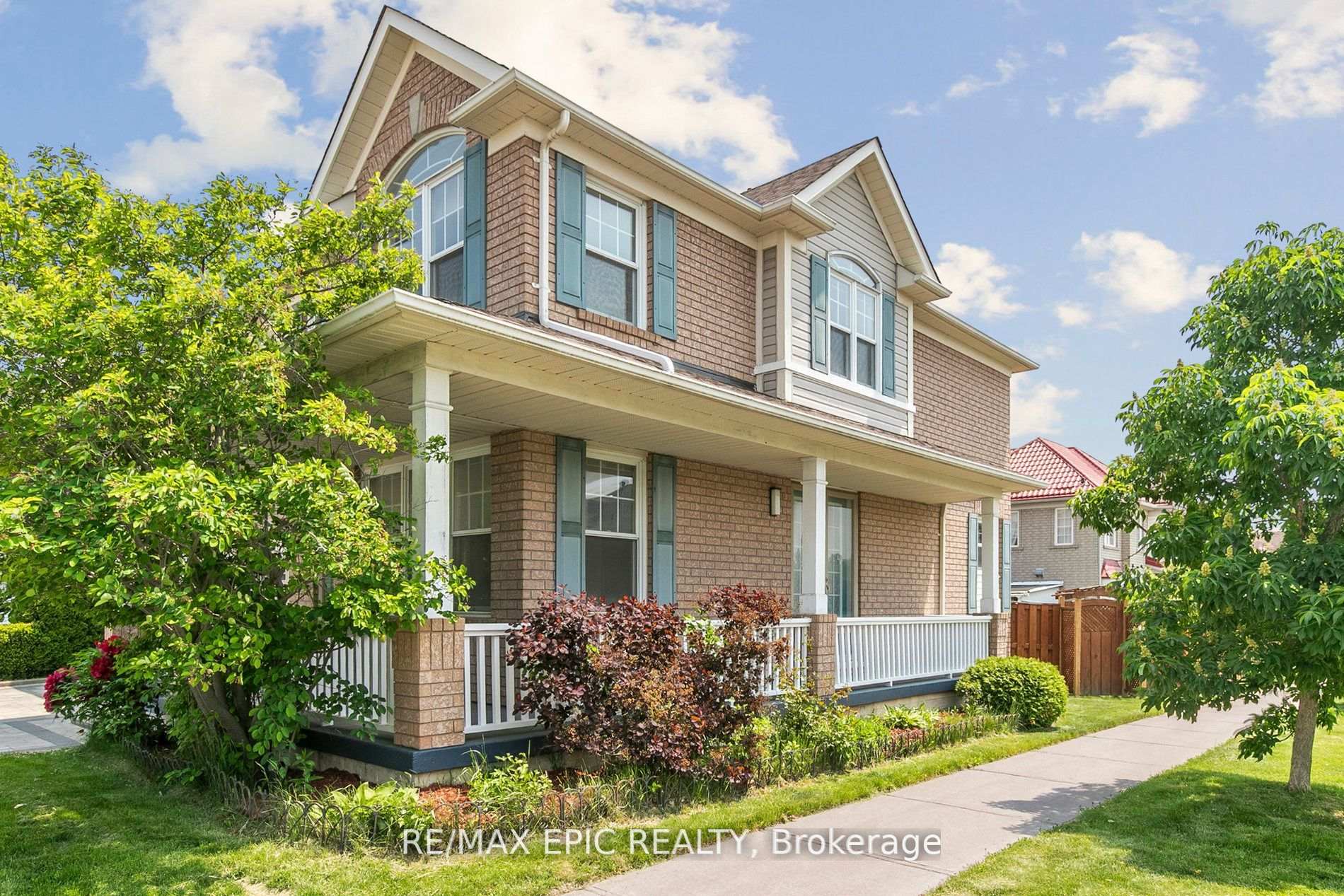 Photo 3 of 85 Majestic Drive, Markham, Berczy — HOMEH