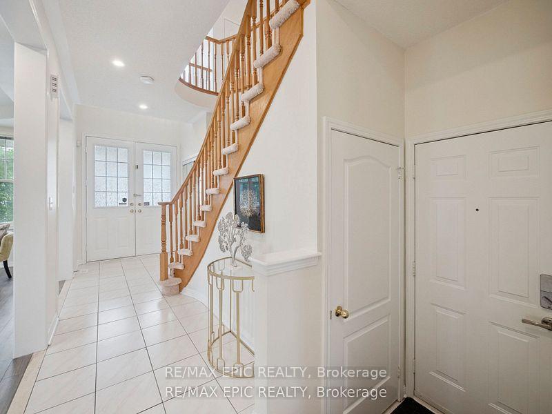 Photo 2 of 85 Majestic Drive, Markham, Berczy — HOMEH