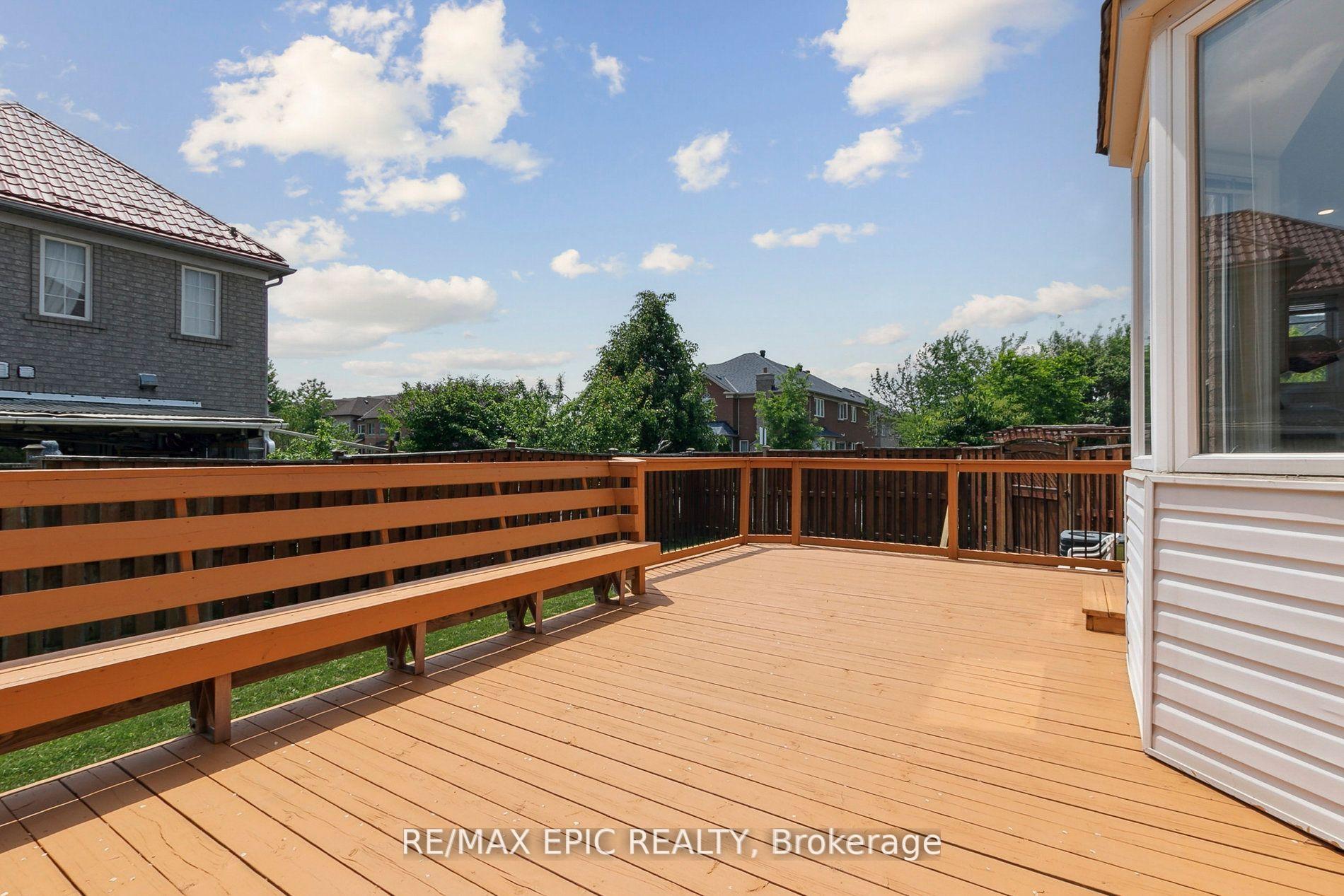 Photo 24 of 85 Majestic Drive, Markham, Berczy — HOMEH