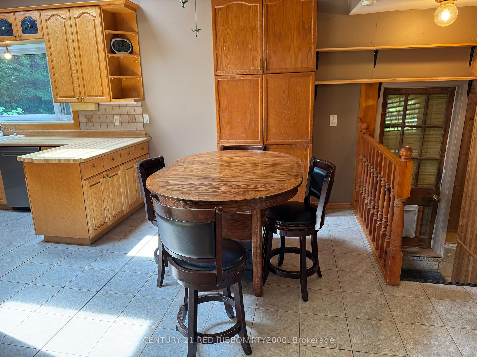 Photo 9 of 22221 Gibson Road, Strathroy-Caradoc, Mount Brydges — HOMEH