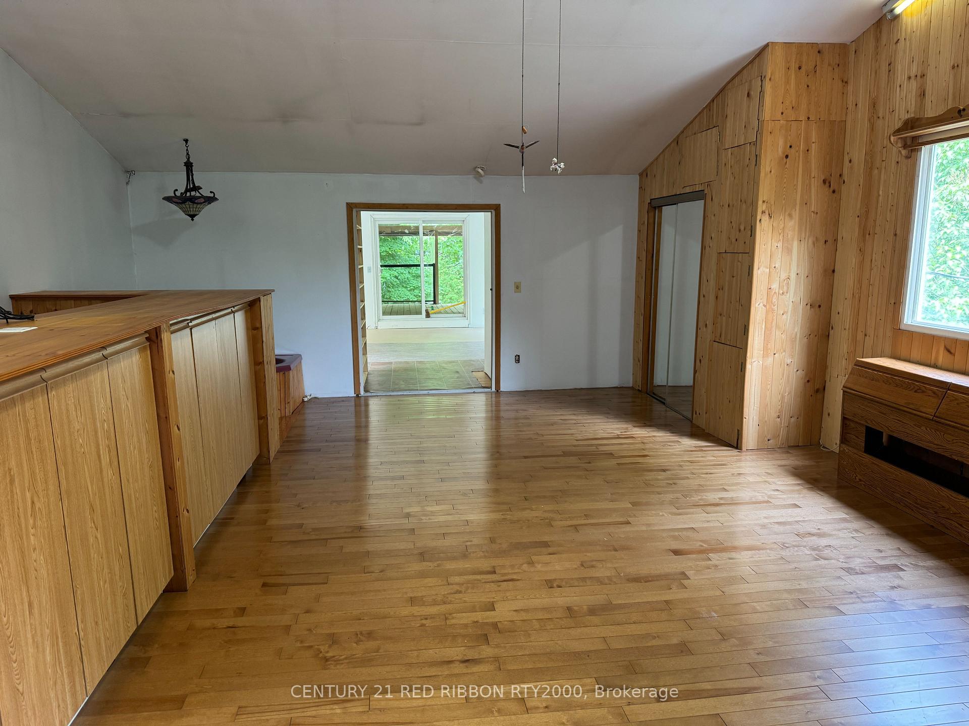 Photo 8 of 22221 Gibson Road, Strathroy-Caradoc, Mount Brydges — HOMEH