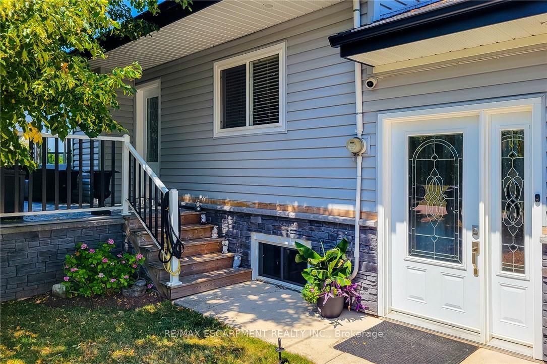Photo 3 of 10 Lincoln Avenue, Grimsby, Grimsby West — HOMEH