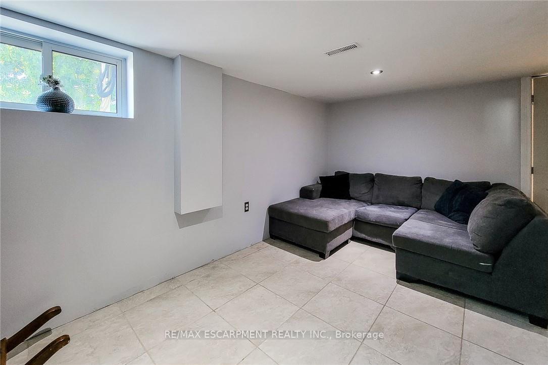 Photo 17 of 10 Lincoln Avenue, Grimsby, Grimsby West — HOMEH