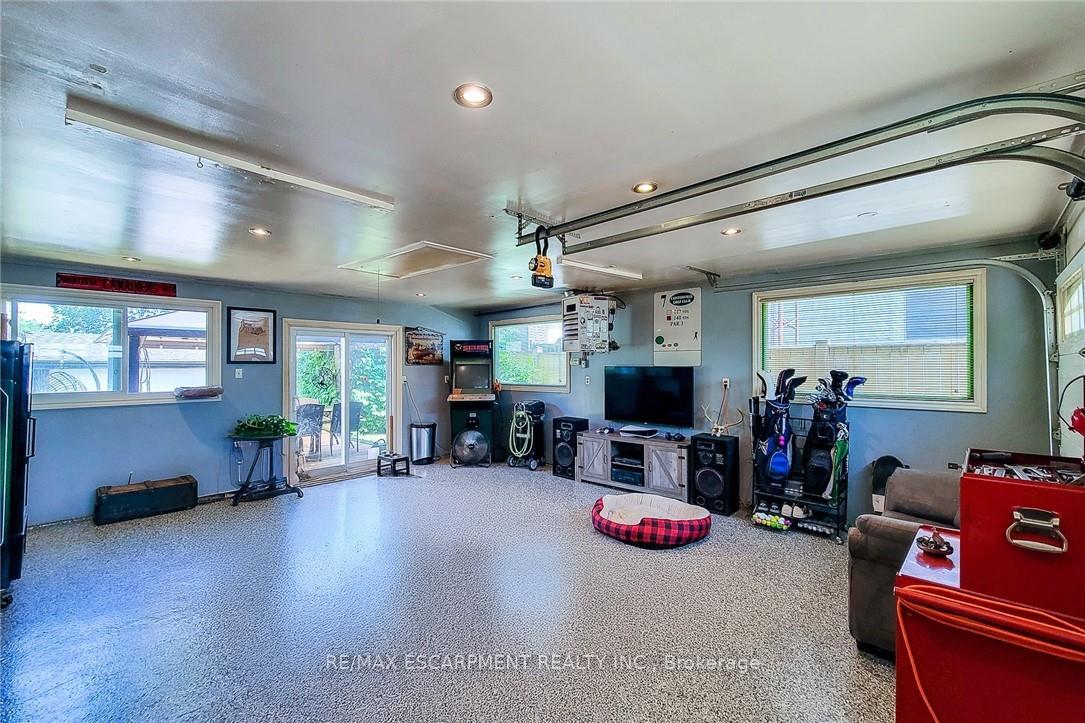 Photo 25 of 10 Lincoln Avenue, Grimsby, Grimsby West — HOMEH