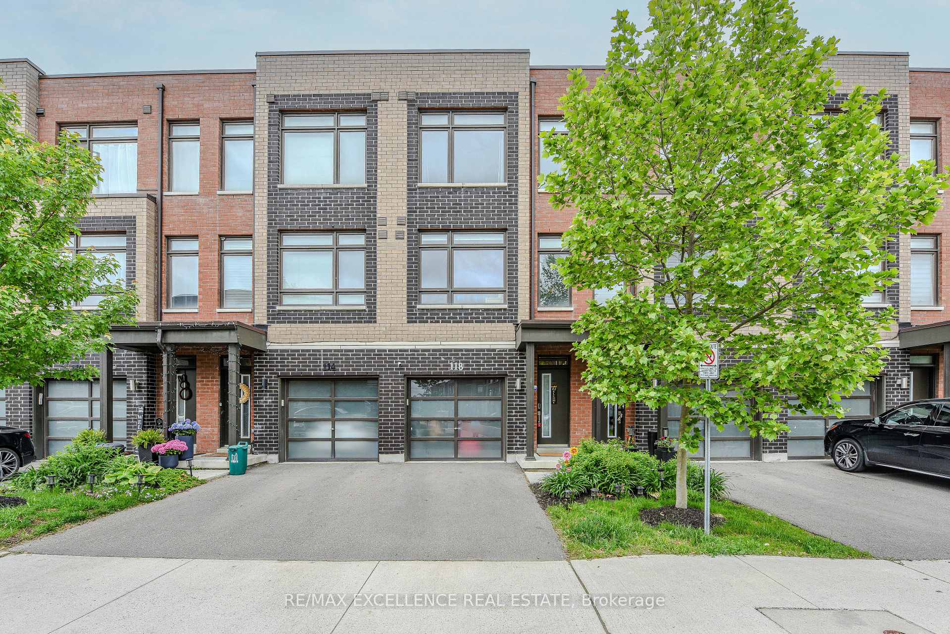 Front of 118 Dalhousie Street N