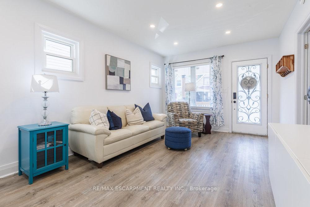 Photo 3 of 132 London Street N, Hamilton, Crown Point — HOMEH