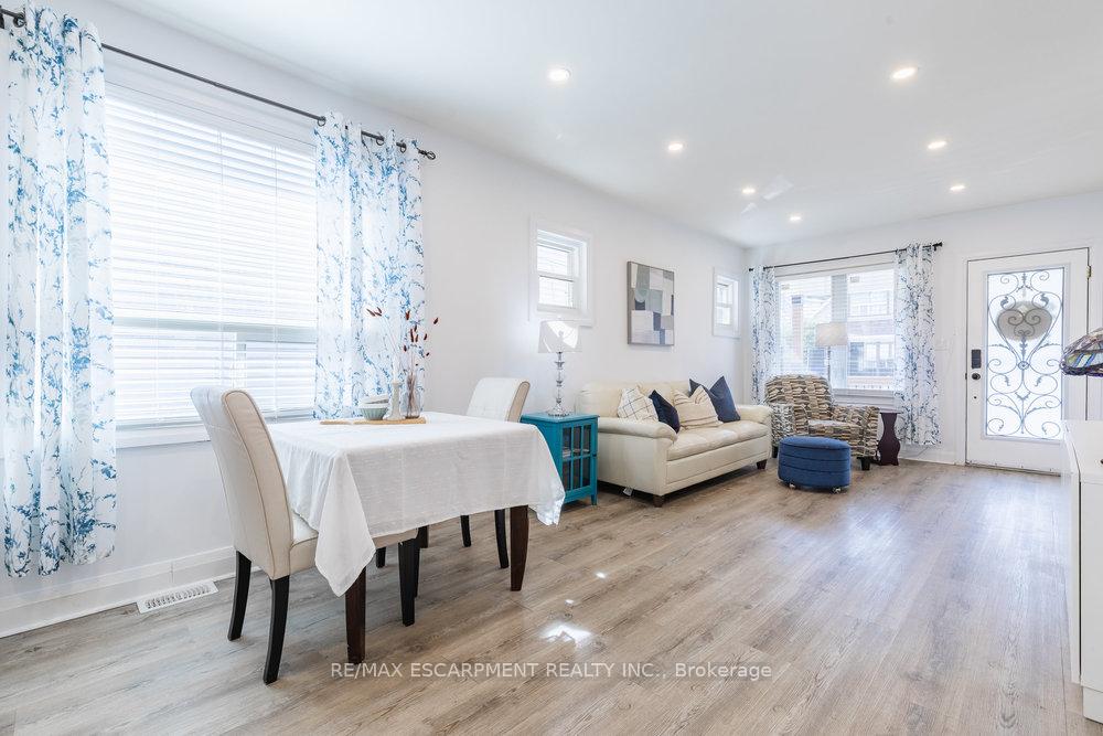Photo 13 of 132 London Street N, Hamilton, Crown Point — HOMEH
