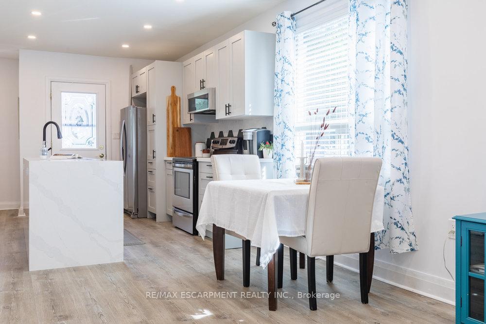 Photo 8 of 132 London Street N, Hamilton, Crown Point — HOMEH