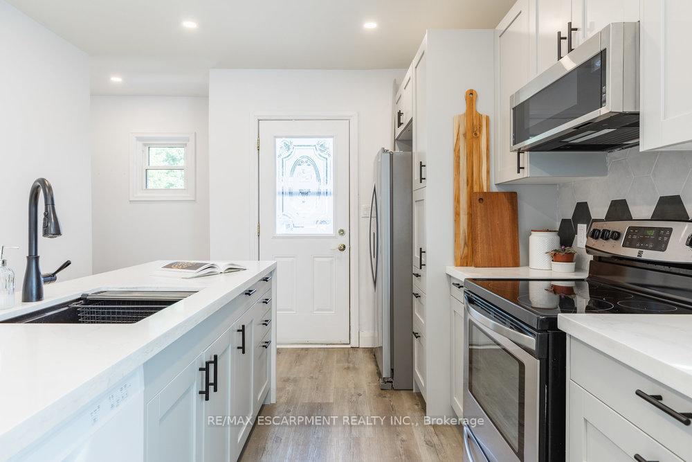 Photo 10 of 132 London Street N, Hamilton, Crown Point — HOMEH