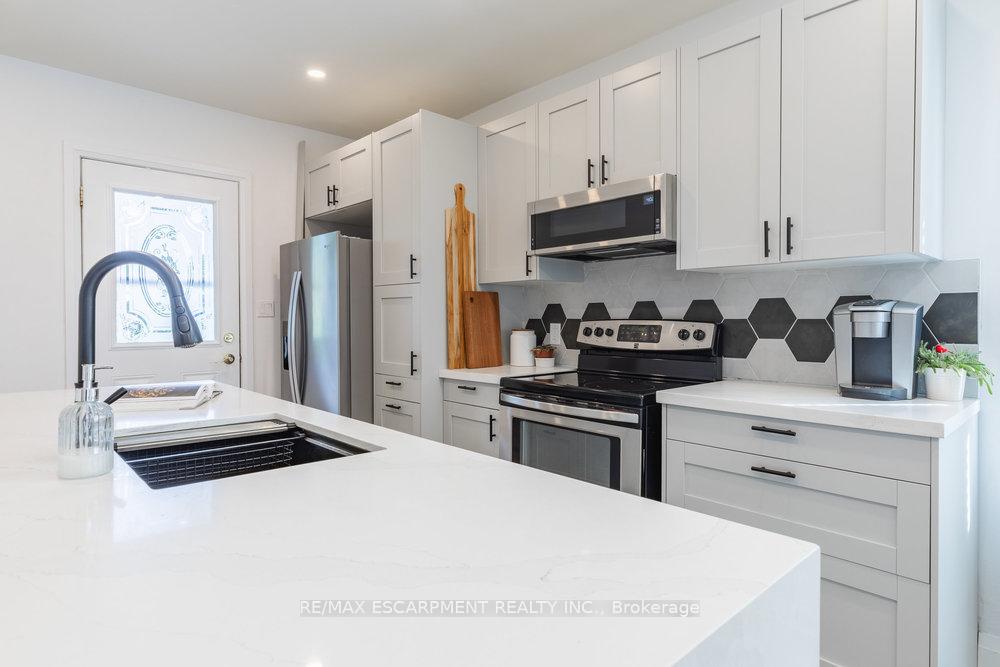 Photo 14 of 132 London Street N, Hamilton, Crown Point — HOMEH
