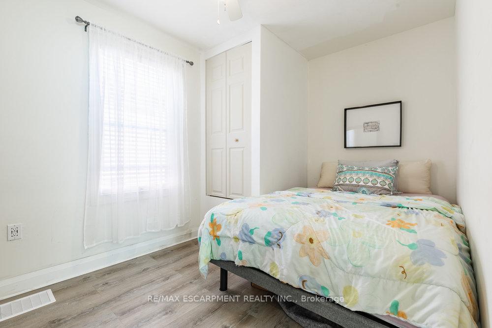 Photo 19 of 132 London Street N, Hamilton, Crown Point — HOMEH