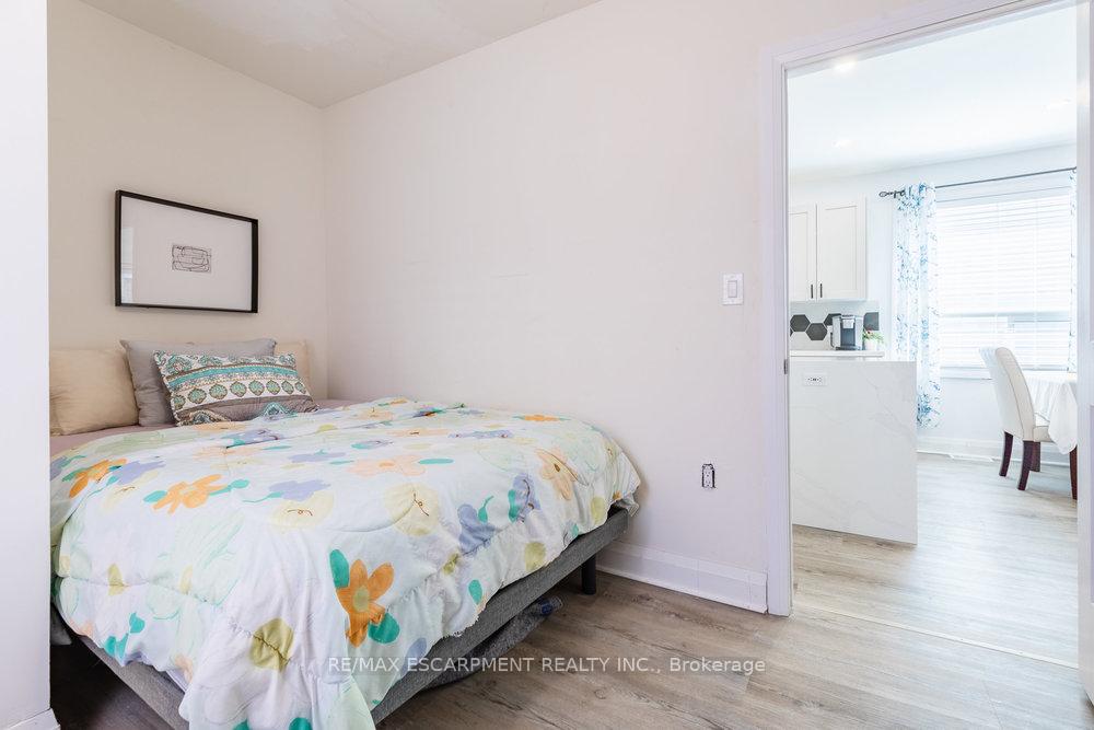 Photo 20 of 132 London Street N, Hamilton, Crown Point — HOMEH