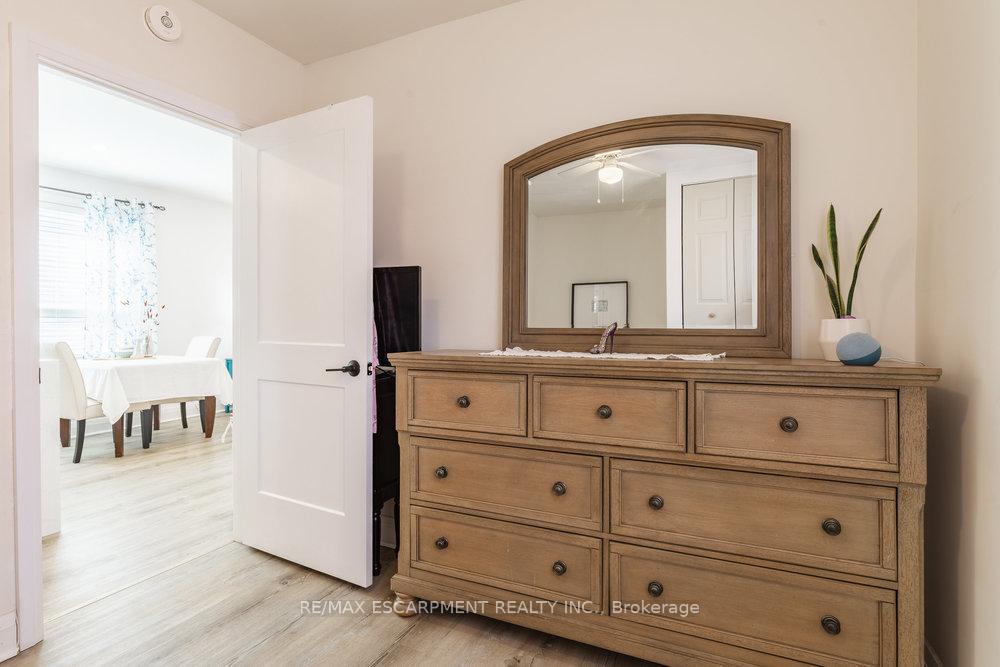 Photo 25 of 132 London Street N, Hamilton, Crown Point — HOMEH
