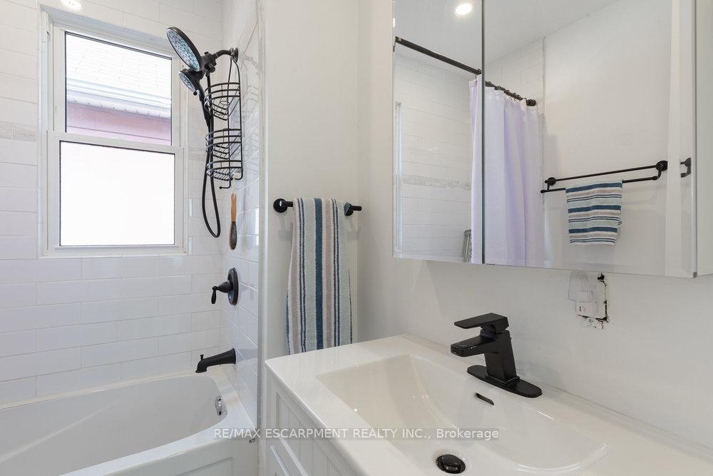 Photo 26 of 132 London Street N, Hamilton, Crown Point — HOMEH