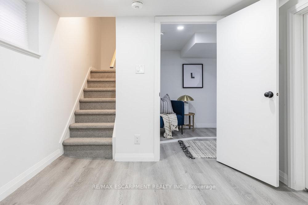 Photo 23 of 132 London Street N, Hamilton, Crown Point — HOMEH