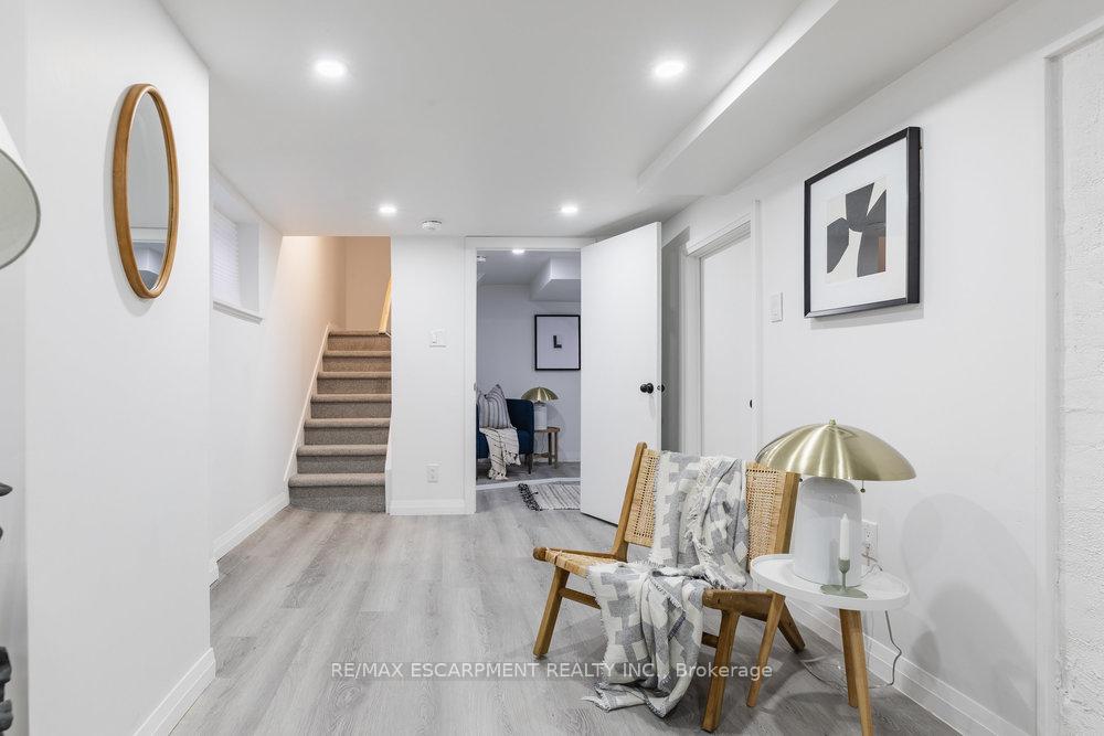 Photo 24 of 132 London Street N, Hamilton, Crown Point — HOMEH