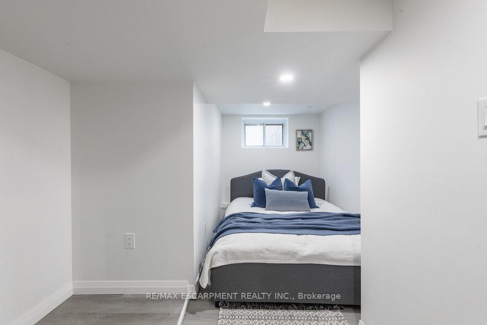 Photo 37 of 132 London Street N, Hamilton, Crown Point — HOMEH