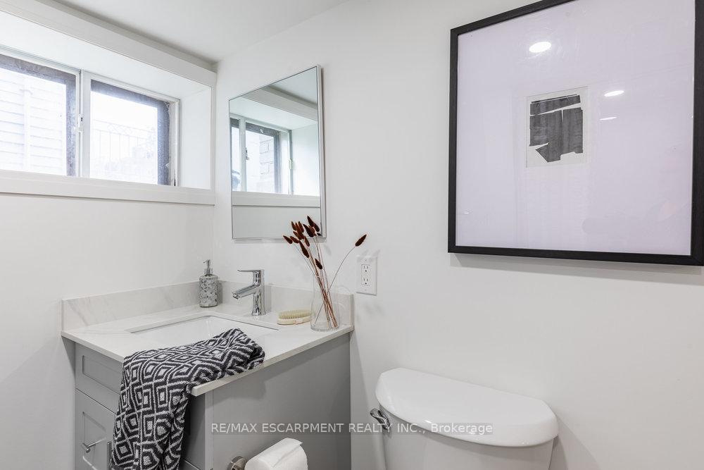 Photo 40 of 132 London Street N, Hamilton, Crown Point — HOMEH