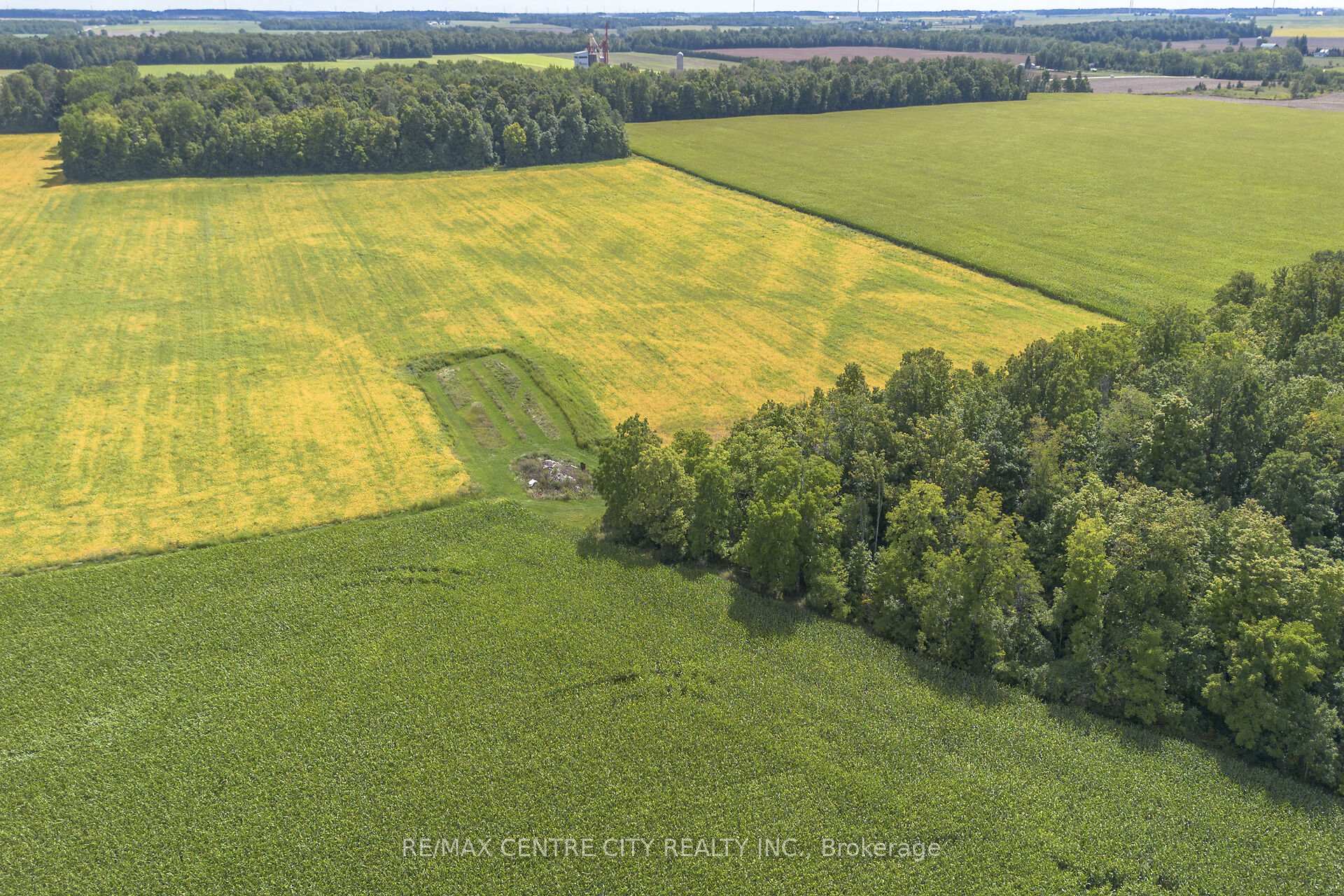 Photo 9 of 26523 Poplar Hill Road, North Middlesex, Parkhill — HOMEH